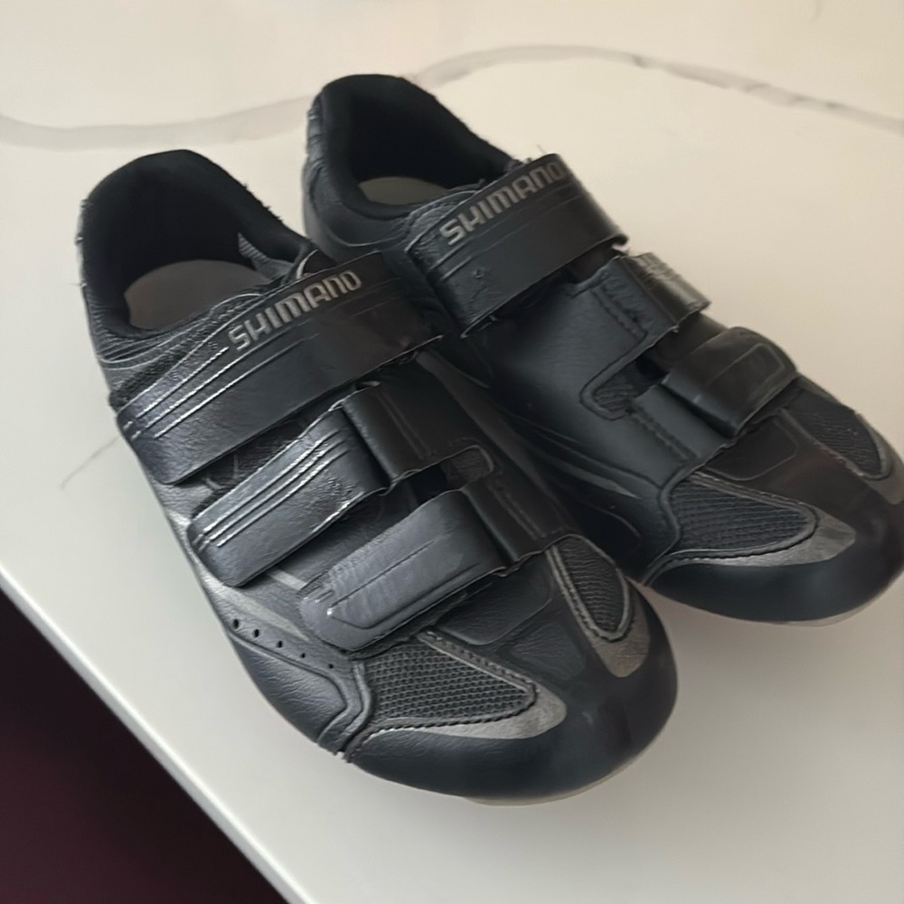 SHIMANO Spin Cycling Shoes with Clips size 40 Black